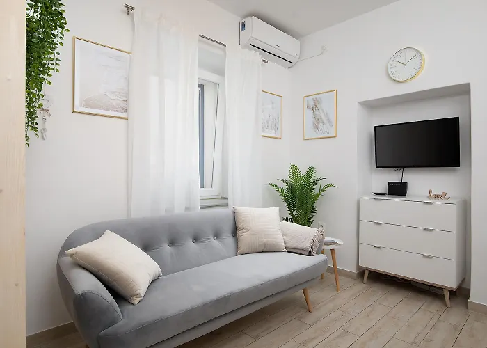 Elegant Apartment Next To Arena